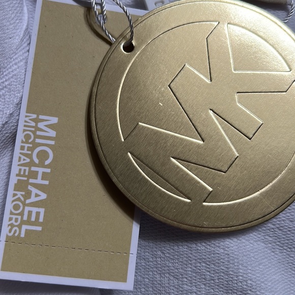 Michael Kors 1/4 zip Pullover - Picture 12 of 13